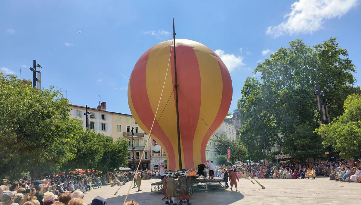 photos annonay fete les 240 ans du premier vol de montgolfiere
