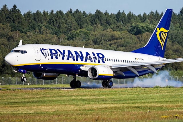 Avion de ligne Ryanair va ouvrir une base saisonniere a