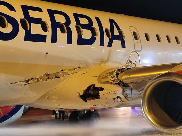 Aerien airline Le Marathon E195 dAir Serbie gravement endommage